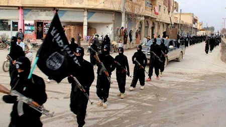 Combatientes del grupo yihadista Estado Islámico (EI) ejecutaron y crucificaron  a catorce hombres en la provincia de Deir al Zur ARCHIVO