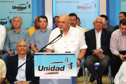 El vocero de la oposición, Jesús Torrealba, aseguró que el Gobierno “no tiene vida” en materia electoral