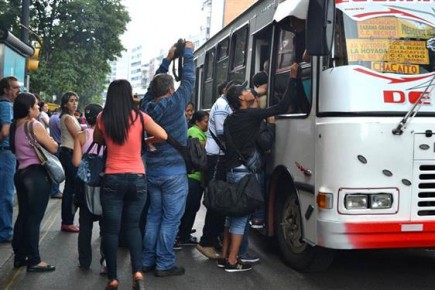Transporte-Publico-Caracas-Venezuela-2015030211310702113107