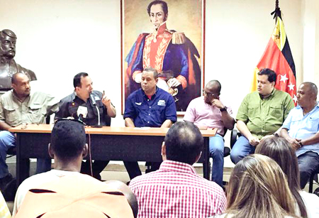 El ministro de Finanzas, Rodolfo Marco Torres, recordó que desde hace aproximadamente tres meses la banca pública realiza labores de respaldo a los sectores comerciales de Guarenas.