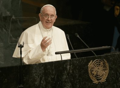 El Papa señaló las nefastas consecuencias de un irresponsable desgobierno de la economía mundial, guiado sólo por la ambición de lucro y poder