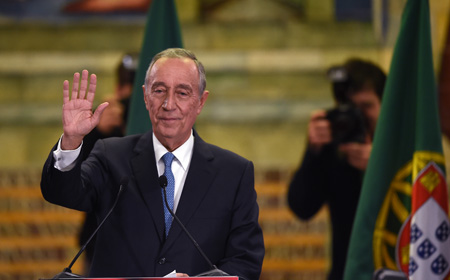  Marcelo Rebelo de Sousa prometió "restablecer la unidad nacional" en un país "dividido". AFP / FRANCISCO LEONG 