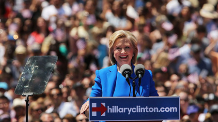  Los estrategas de la campaña tratarán de conectar la imagen de Hillary Clinton aún más a la de Obama. 