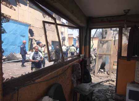 Al lugar de la explosión se apersonaron efectivos de Bomberos de Miranda, Protección Civil y los cuerpos de seguridad de la zona, quienes acordonaron el sitio y socorrieron a los afectados por la explosión. DEYSI PEÑA