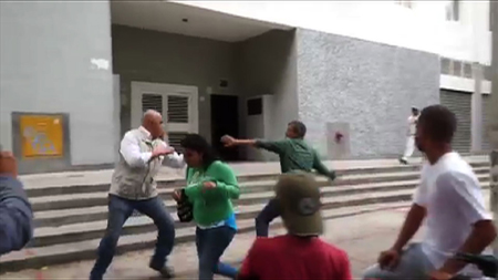 Torrealba fue agredido a golpes e incluso fue amenazado de muerte AFP / Fotos 