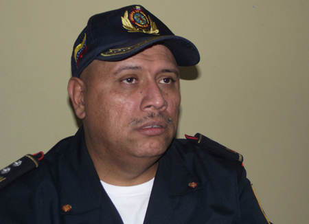 En la gráfica el oficial Jorge Avilán SERGIO LEÓN