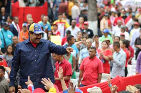  El presidente Nicolás Maduro, recibió en el Palacio de Miraflores a beneficiarios de titularidad de la Gran Misión Vivienda Venezuela