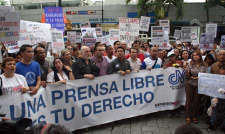 FOTO ABRE car6-marcha de periodistas venezolanos6