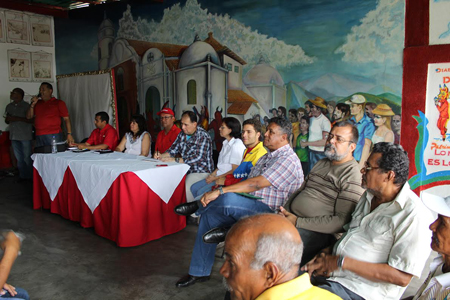 Distintos representantes d manifestaciones culturales mirandinas y de la Red de Patrimonios, acompañaron la disertación de la legisladora Aurora Morales. CORTESIA / JUAN NERI 