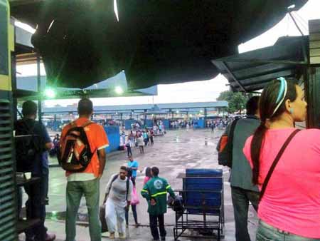 El terminal de Maracay lució desolado este lunes Foto @unidadvenezuela