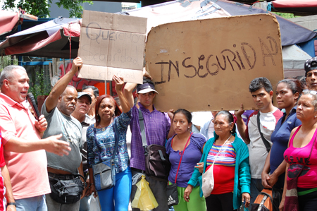 Los trabajadores informales de Petare piden mayor seguridad Foto Giovanni Martínez