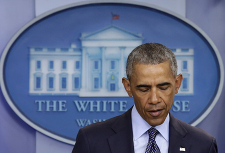  Obama también llamó a no caer en desesperación, al decir que "ningún acto de terror u odio puede cambiar lo que somos". AFP / 