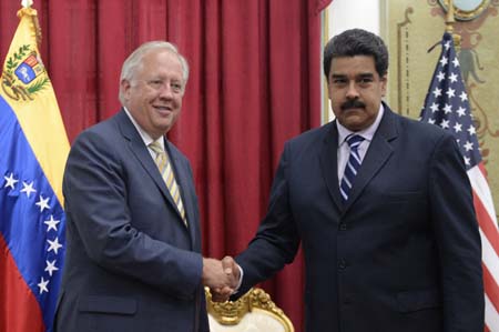 Maduro tras su encuentro con Shannon, opinó que los problemas de los venezolanos se revolverán “entre venezolanos”. NEWS FLASH / JC