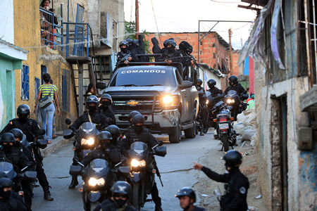 “Durante el primer semestre de 2016 se cuentan por centenares las denuncias presentadas ante la Comisión de Política Interior de la Asamblea Nacional por asesinatos, robos, desalojos ilegales y demolición de viviendas perpetrados en el marco de la llamada Operación de Liberación del Pueblo...”