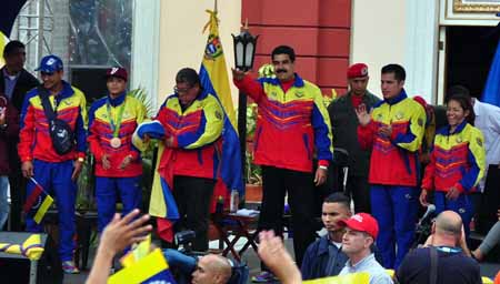 Maduro anunció  que el país contará con un centro nacional de ciencia y tecnología aplicada para el deporte de alto rendimiento, para lo cual el Gobierno garantizará los recursos necesarios. NEWS FLASH / JC