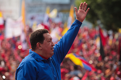 “Chávez invirtió miles de horas y millones de dólares en la promoción de su imagen como populachera y hasta soez...”