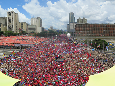 Handout picture released by the Venezuelan presidency showing supporters of Venezuelan President Nicolas Maduro rallying in Caracas on September 1, 2016. Hundreds of thousands of demonstrators crowded the streets of volatile Venezuela Thursday in a test of strength between its government  / AFP PHOTO / Prensa Miraflores / HO / RESTRICTED TO EDITORIAL USE - MANDATORY CREDIT "AFP PHOTO /PRESIDENCIA" - NO MARKETING NO ADVERTISING CAMPAIGNS - DISTRIBUTED AS A SERVICE TO CLIENTS