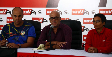  Aseguró Jorge Rodríguez en rueda de prensa que “no es culpa de los chavistas que haya una compulsión al fraude, al engaño, a las actividades delictuales en la dirigencia de la derecha venezolana”. NEWS FLASH / JC 