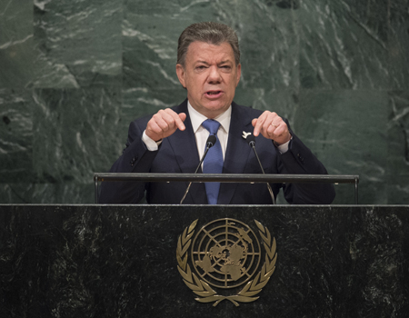 Colombian President Juan Manuel Santos addresses the United Nations General Assembly General Debate September 21, 2016 at the United Nations in New York.  / AFP PHOTO / DON EMMERT