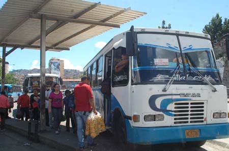 Los conductores cobrarán pasaje a Bs. 100 en diciembre