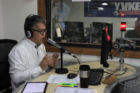  Encuentro Popular con Elías Jaua es transmitido todos los martes de 7:00 a 8:00 de la mañana por el Sistema de Radio YVKE Mundial.