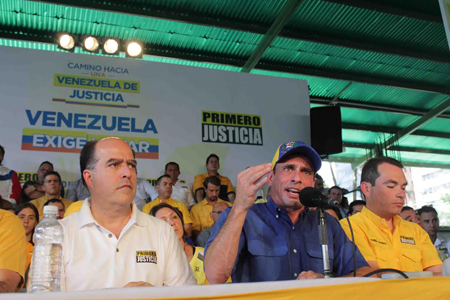 LEY/HCR “Cualquier venezolano tiene el derecho de llegar a Miraflores, sin que ello sea visto como un Golpe de Estado”, dijo este miércoles Henrique Capriles RAdonski. CORTESIA / AMILCAR MORA   