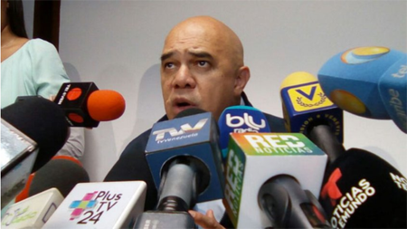  Jesús Torrealba aseguró que “si la mesa de diálogo está en peligro hoy, es por el incumplimiento sistemático de Maduro”.
