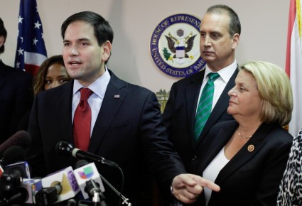El-senador-Marco-Rubio-879x600